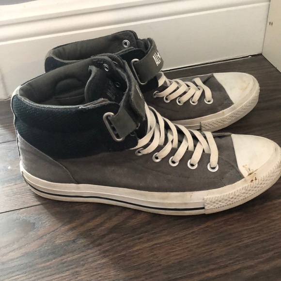 Size 9/11 Grey and Black Hi Top Converse - Picture 2 of 6